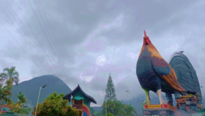 Campuestohan claims world record for largest chicken-shaped building